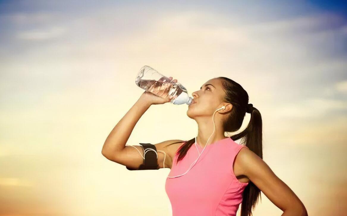 长期喝碱性水的副作用是什么？具体有哪些呢?(图1)